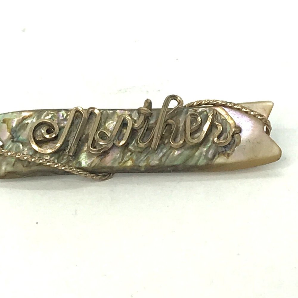 VINTAGE MOTHER OF PEARL GOLD TONE MOTHER 1950'S HANDCRAFTED Pin Brooch Artisan